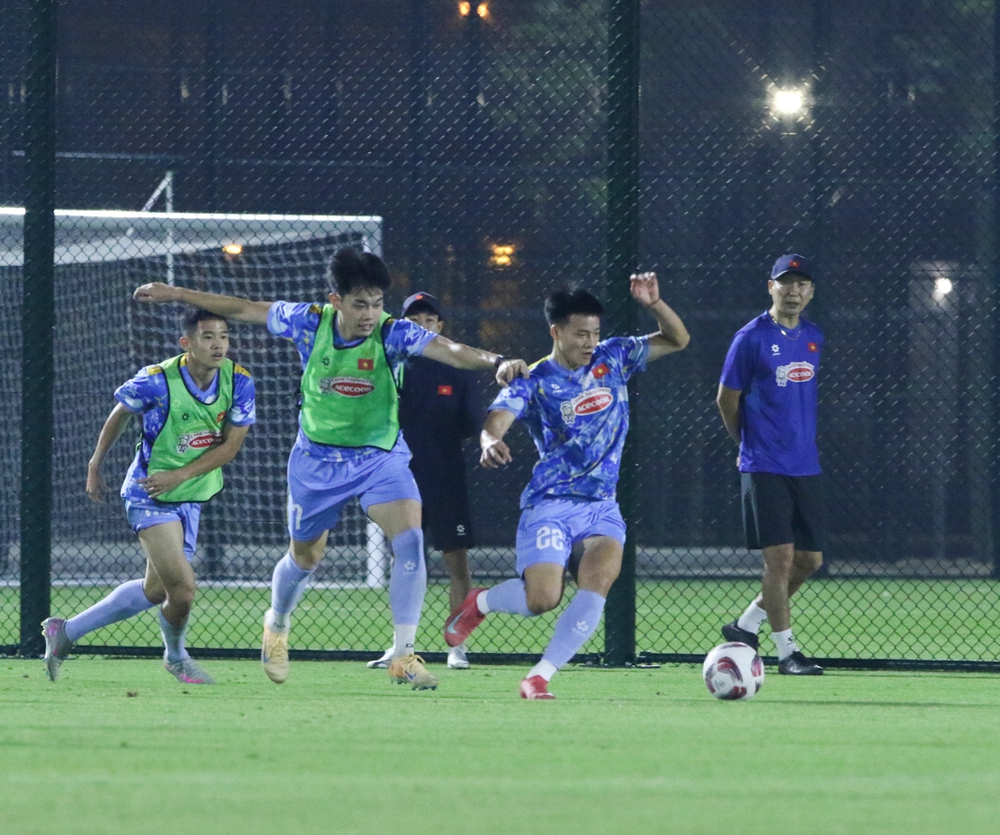 Tin nóng bóng đá Việt Nam hôm nay 28/12: Đình Bắc hào hứng trước VCK U23 châu Á 2026; HAGL vô địch Cúp tứ hùng Thái Nguyên_695234cb077f0.jpeg