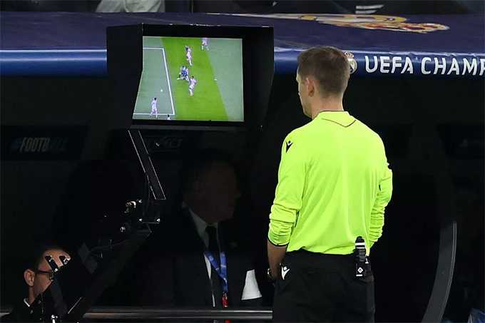 UEFA lên tiếng về 2 tình huống VAR tranh cãi trận Real Madrid vs Man City_693fc2af4cf16.jpeg